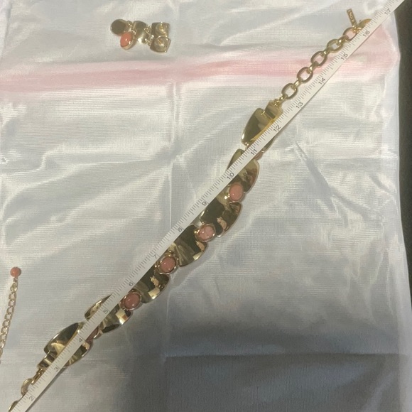 WHBM Gold chunky chain with pink stones w/earrings - Picture 4 of 6